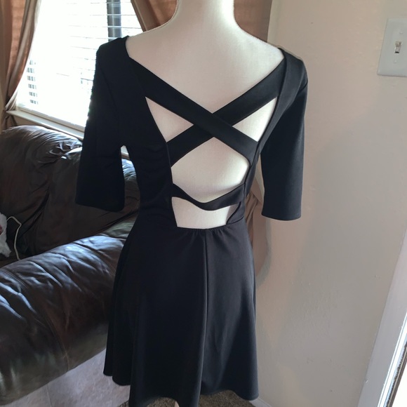 Simple Black Dress - Picture 1 of 8